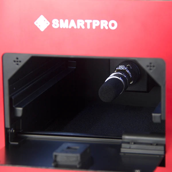 Aura V3 automatic diamond screening results on built in display